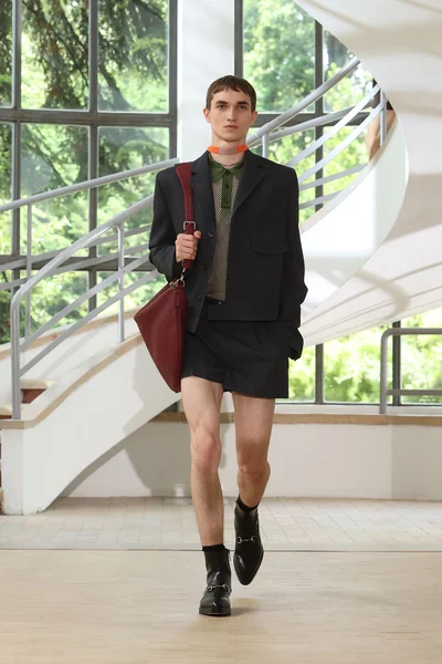 Look 2